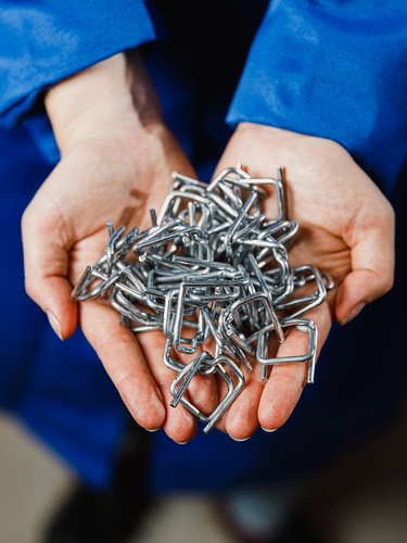 Изображение товара Пряжка проволочная для упаковочной пп ленты 15 мм, толщина металла 3мм ,1000 шт Волга Полимер