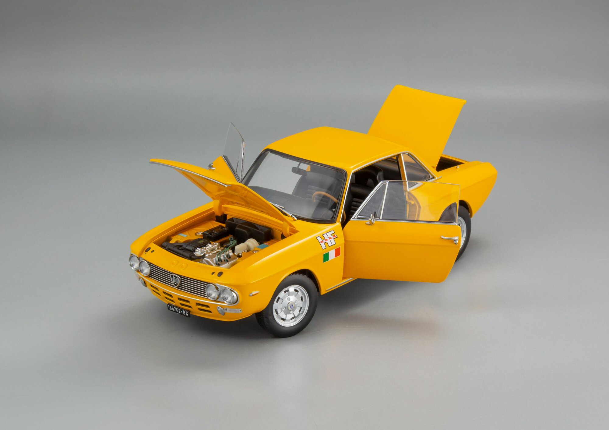 Масштабная модель Lancia Fulvia 1600 HF Lusso - 1971 — фото 1
