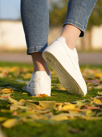 Кроссовки , полнота 7 (RU)/ на среднюю и широкую стопу, размер 38, белыйй