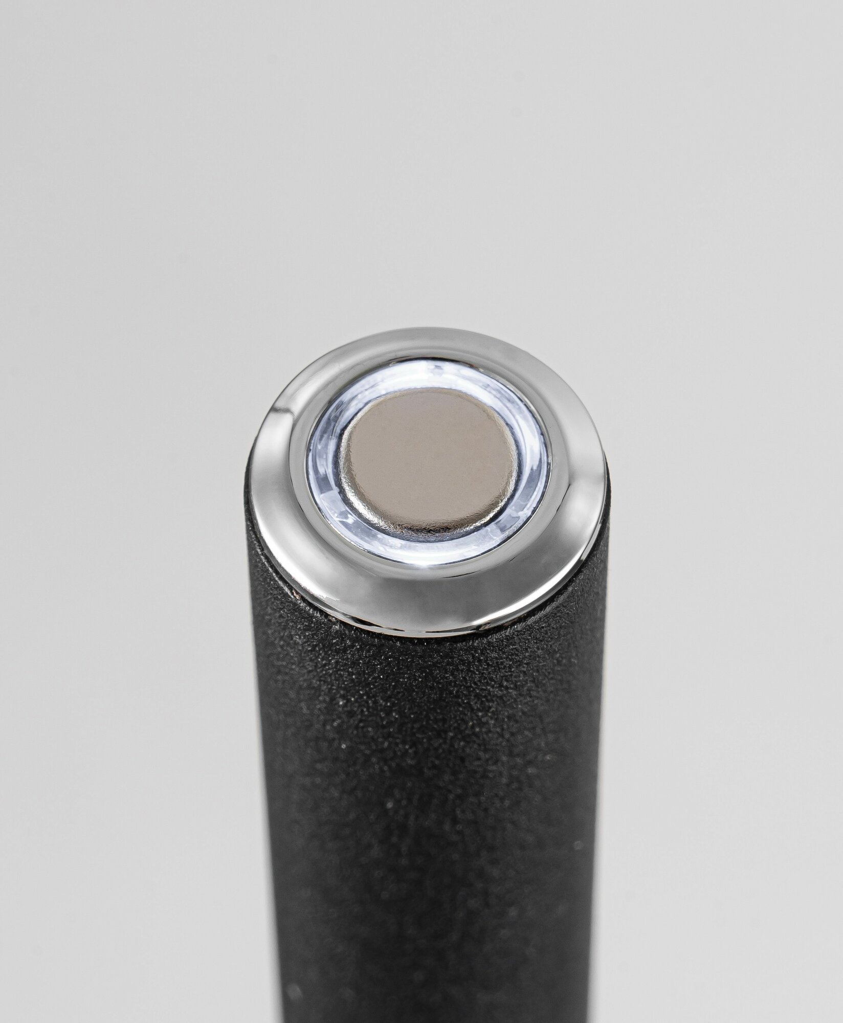 Изображение Торшер светодиодный напольный iSvet 12Вт, 4000К, черный в стиле лофт