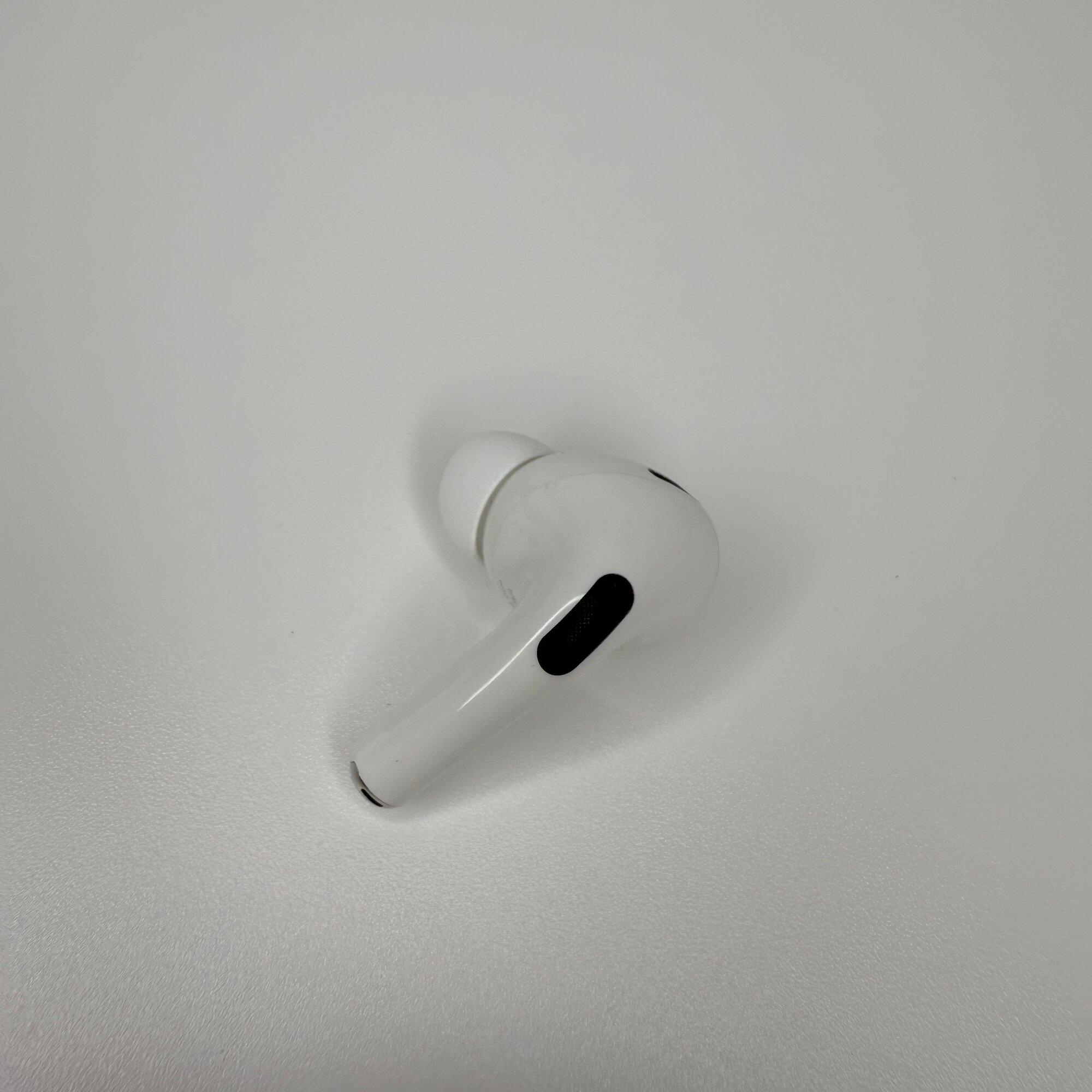 Левый наушник AirPods Pro 2 Gen, модель A2698 (L) Pro2 Lightning, левый — фото 1