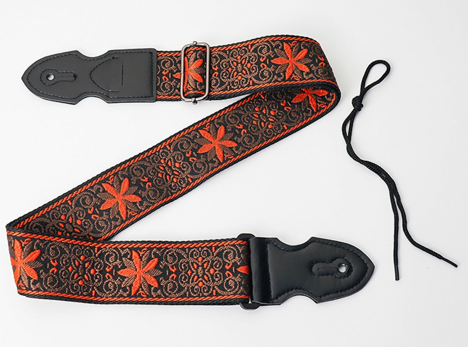 Ремень для акустической и классической гитары с этническим рисунком. Хлопок. 150 см. Красные цветы