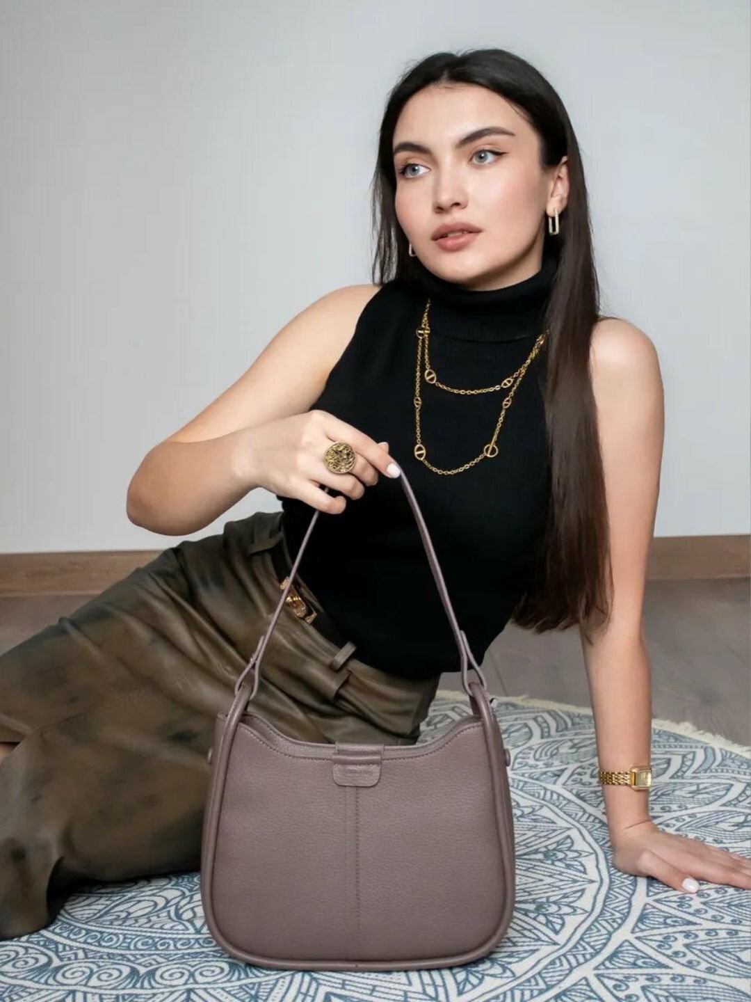 Сумка  Soft Classic Shoulder Bag, фактура зернистая, гладкая, коричневый