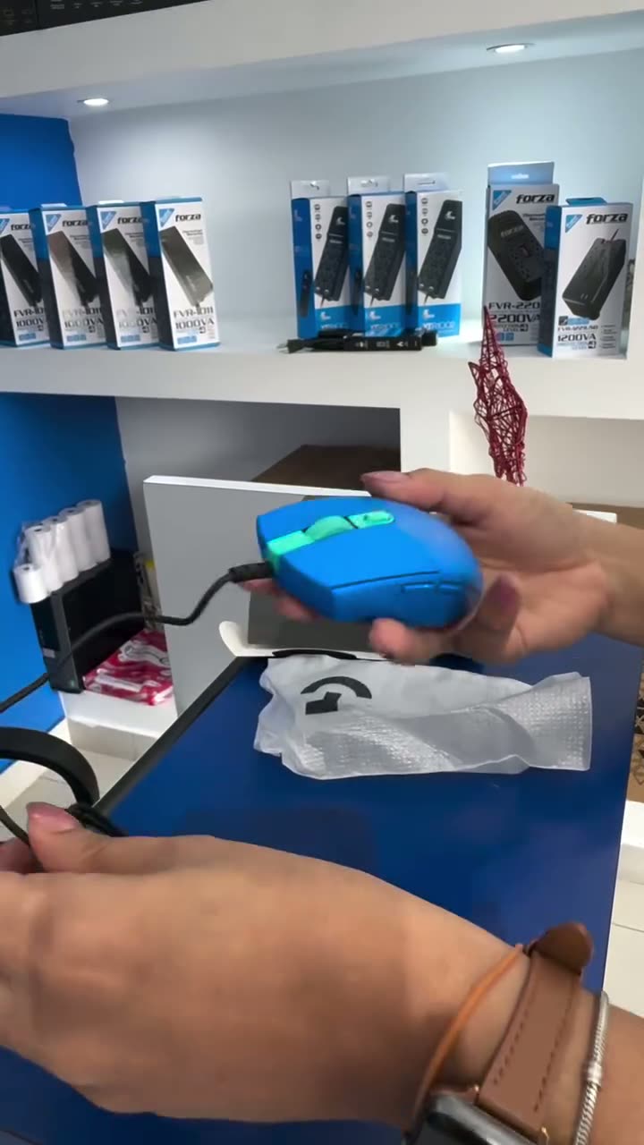 Игровая проводная мышь LOGITECH G102 LIGHTSYNC Corded Gaming Mouse - BLUE - USB - EER — фото 1