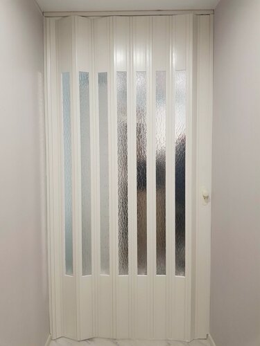 Изображение товара Перегородка гармошка BIG STAR 2700х1601мм ясень серый полуматовый остекленная с замком и колесиками