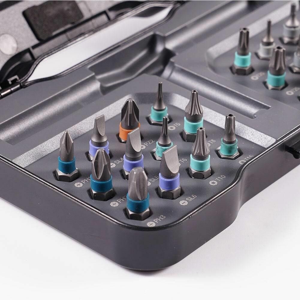 Полный набор AtuMan Duka RS1 с отверткой, битами и аксессуарами в раскрытом кейсе