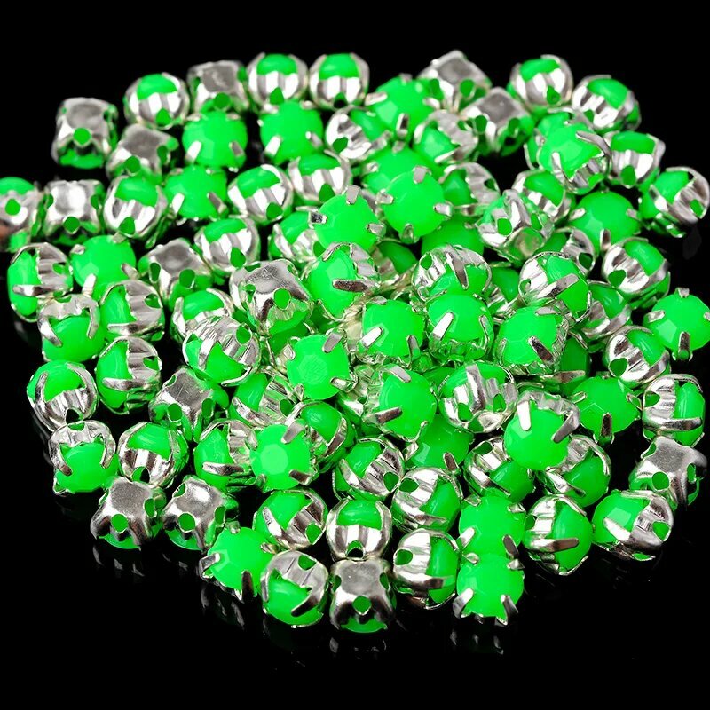 Стразы акриловые Montees 4 мм 100 шт Изумрудный green