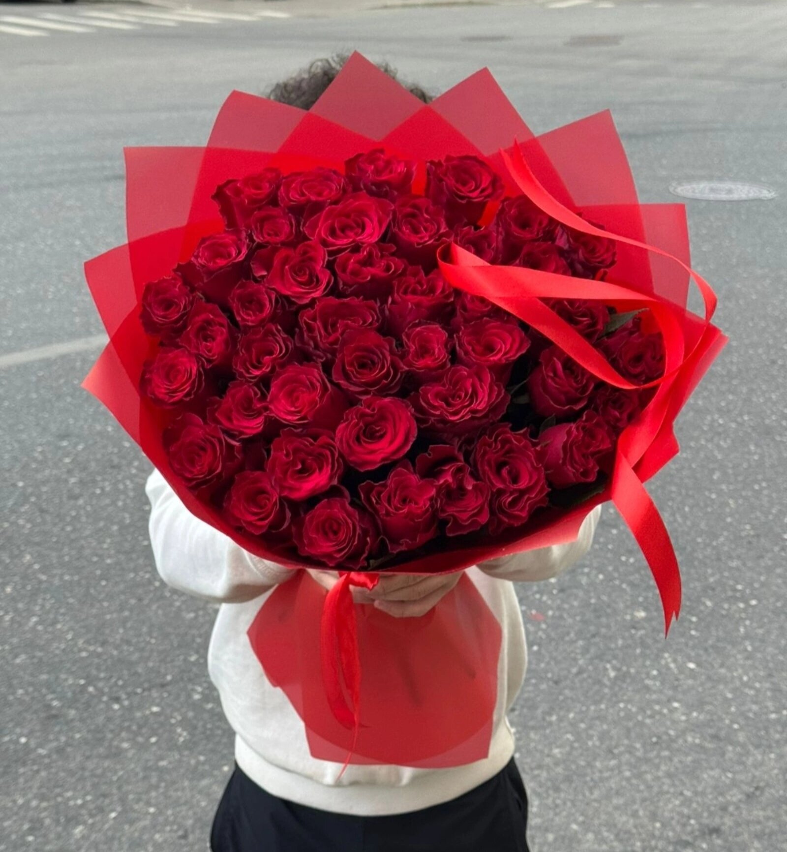 Шикарный букет из 45 Эквадорских красных роз 60 см Chantal Rose