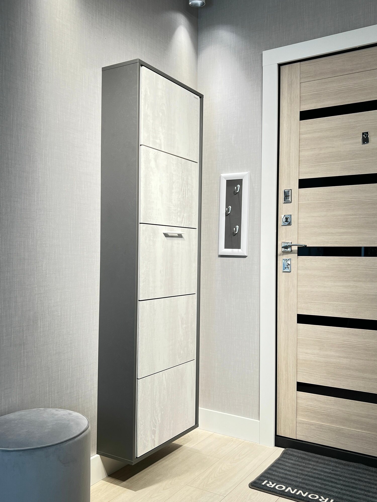 Обувница в прихожую IRONNORI Лайт 5 секций  Лофт  Бетон Пайн белый  профиль белый  171x54 5x20 см