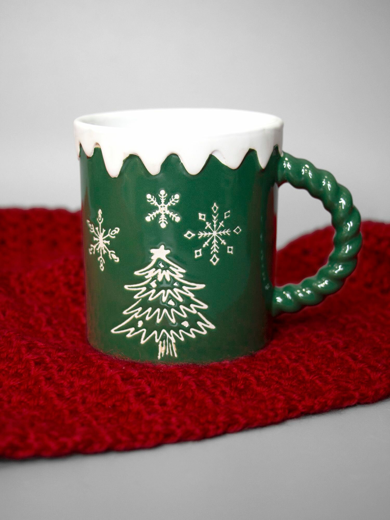 Кружка новогодняя зеленая, зимняя елка, праздничная, рельефный рисунок, 370 мл, федерация