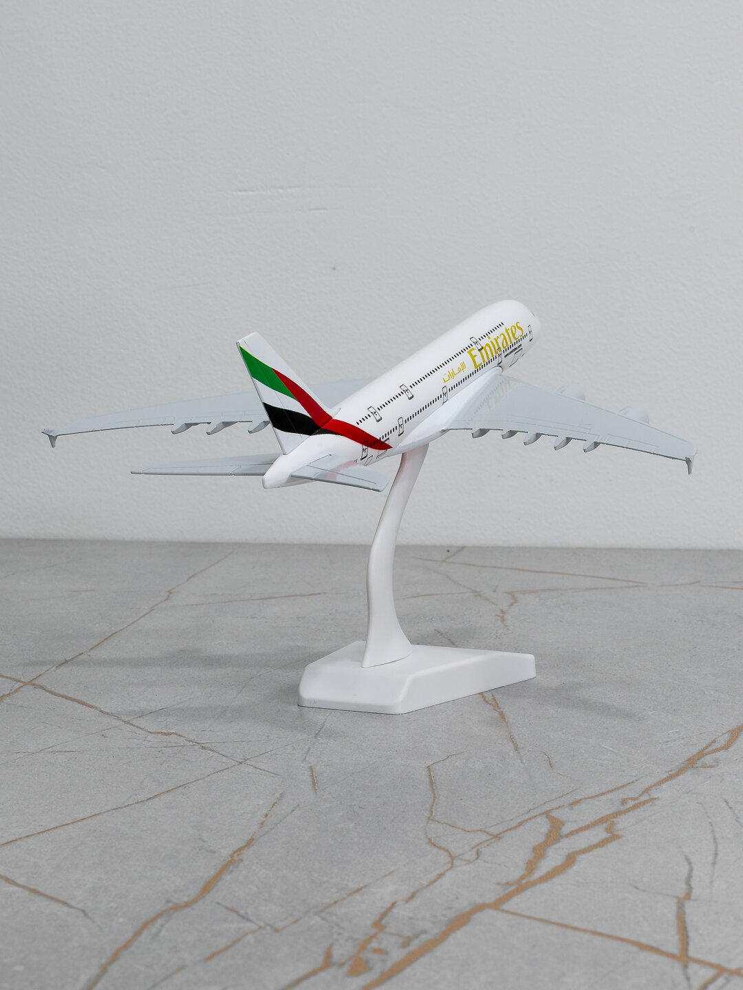 Модель самолёта Airbus A380, Emirates, 20 см, Шасси нет, Металл+пластик — фото 1