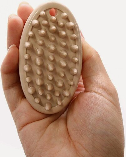 Изображение товара Силиконовая щетка Japan Premium Pet с двумя уровнями зубчиков для удаления средней и короткой шерсти. Для кошек и собак.