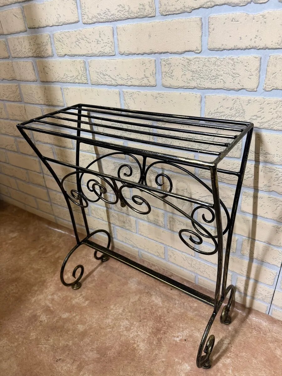 Подставка под кварцевый обогреватель, Студия кованой мебели Нива, цвет черный/бронзовый — фото 1