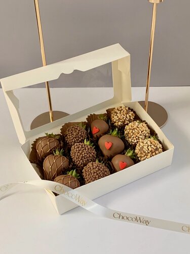 Изображение товара Клубника в шоколаде Подарочный набор, 12 штук, подарочная упаковка