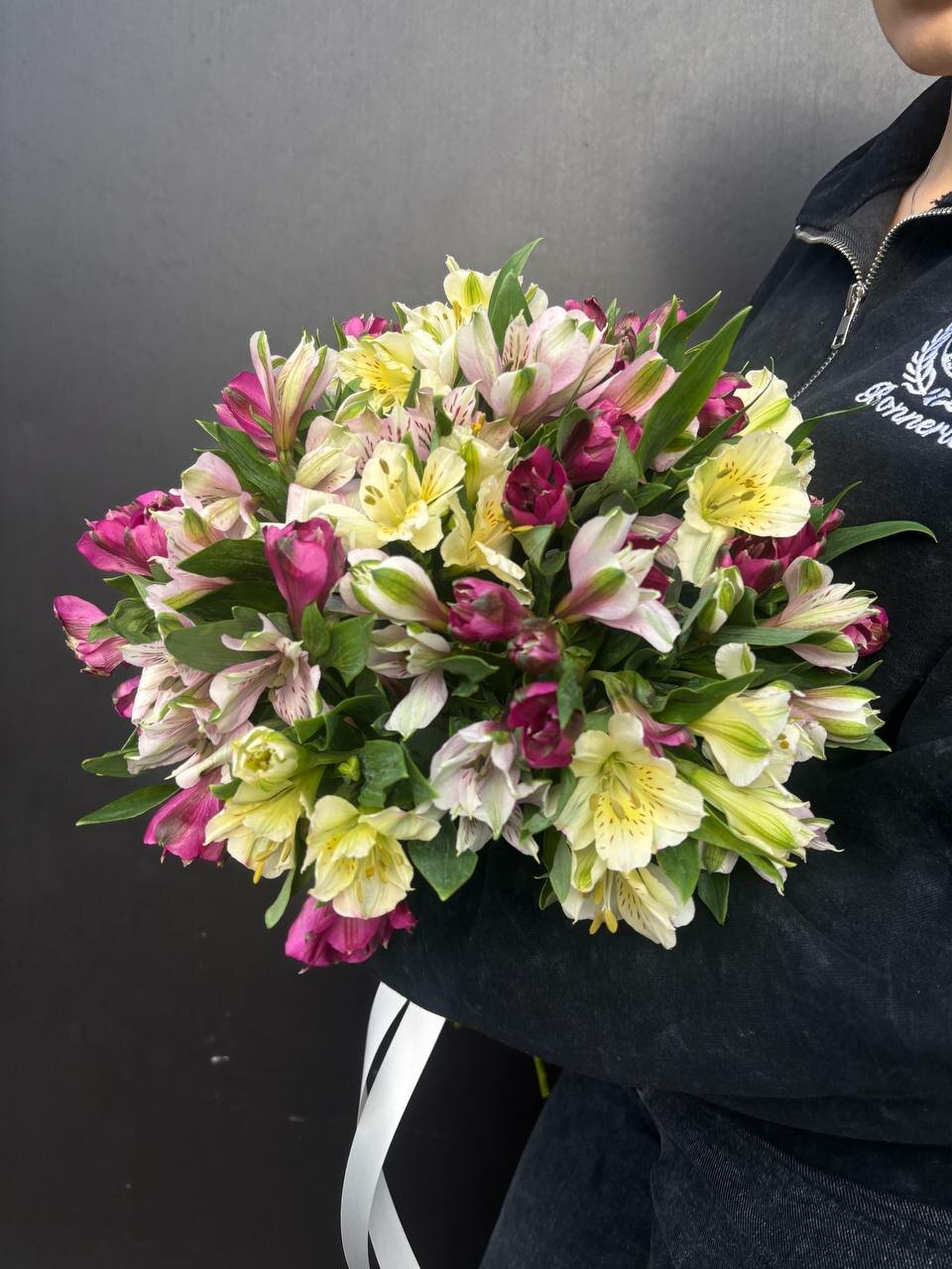 Альстромерия микс от "Story-flowers" 19шт.