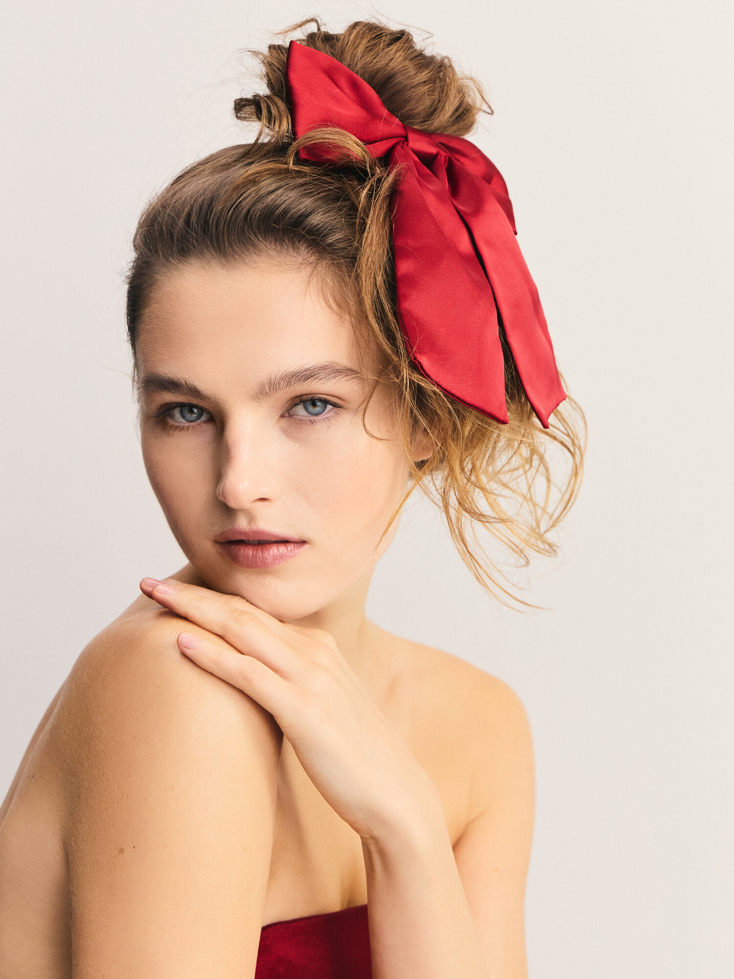 Бант атласный для волос Zarina  цвет красный  один размер  ZR2512061301 70