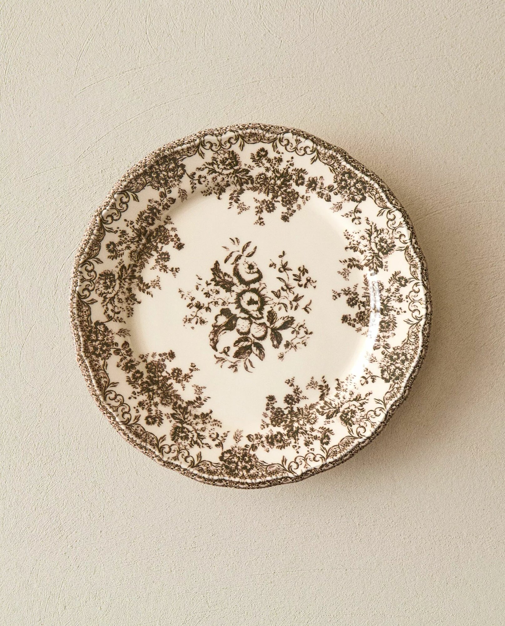 ZARA HOME Тарелка "ZARA HOME Тарелка десертная "FLORAL EARTHENWARE" 21.5 см 1 шт коричневый" 21.5 см 1 шт коричневый