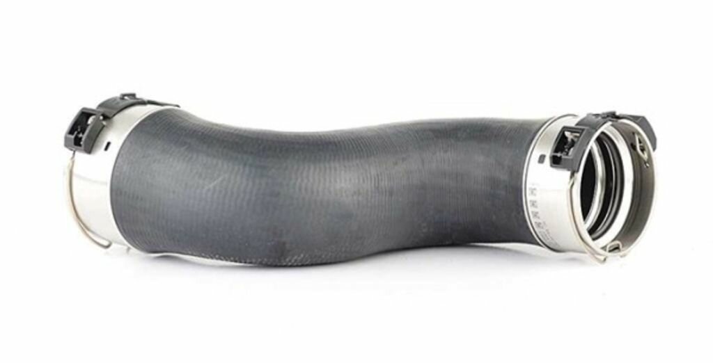 Патрубок интеркулера левый для Мерседес Спринтер арт BSG60720213 BSG AUTO PARTS