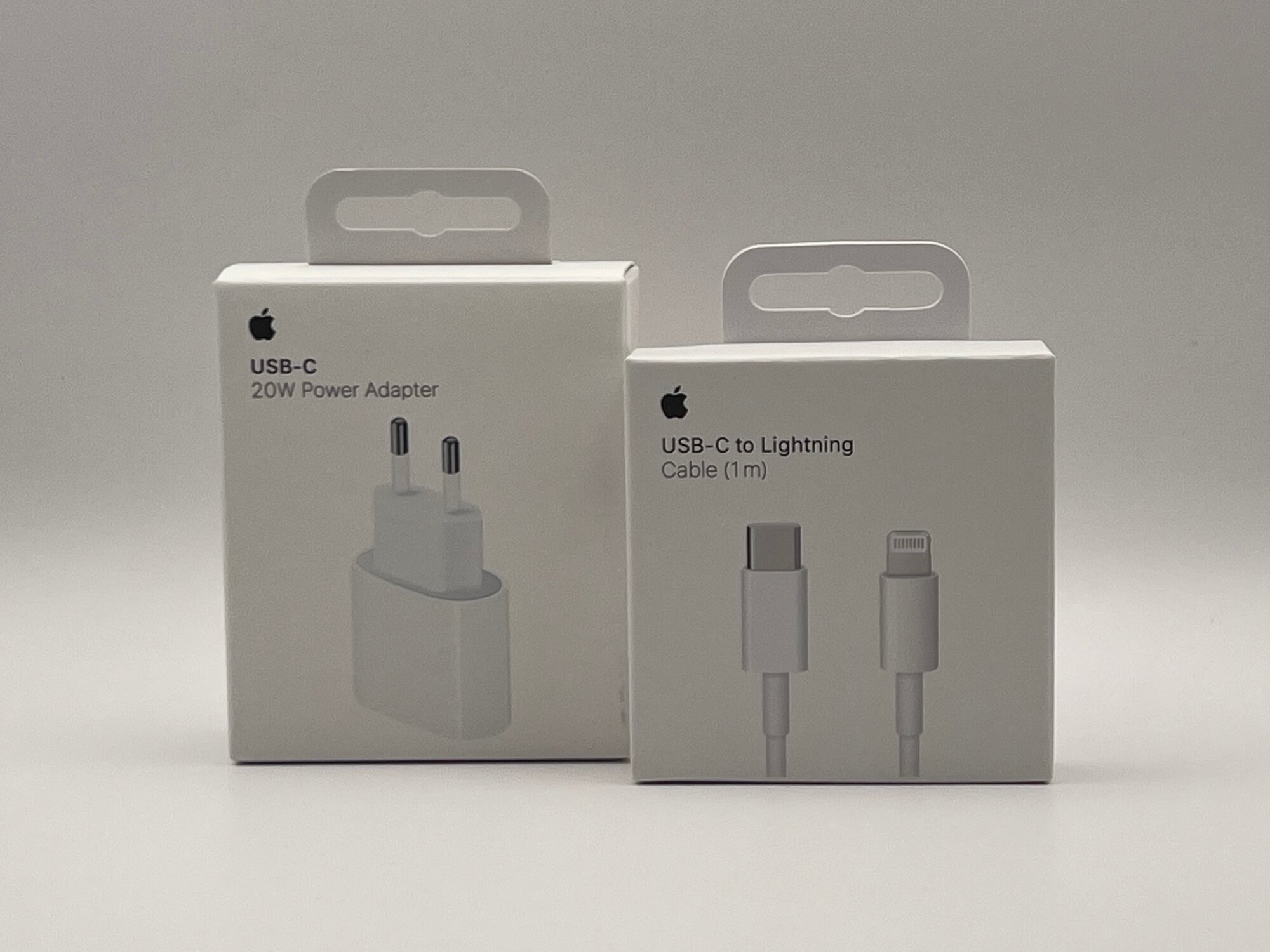 Оригинальное зарядное устройство для iPhone iPad AirPods / Быстрая зарядка 20W с кабелем USB Type-C - Lightning.