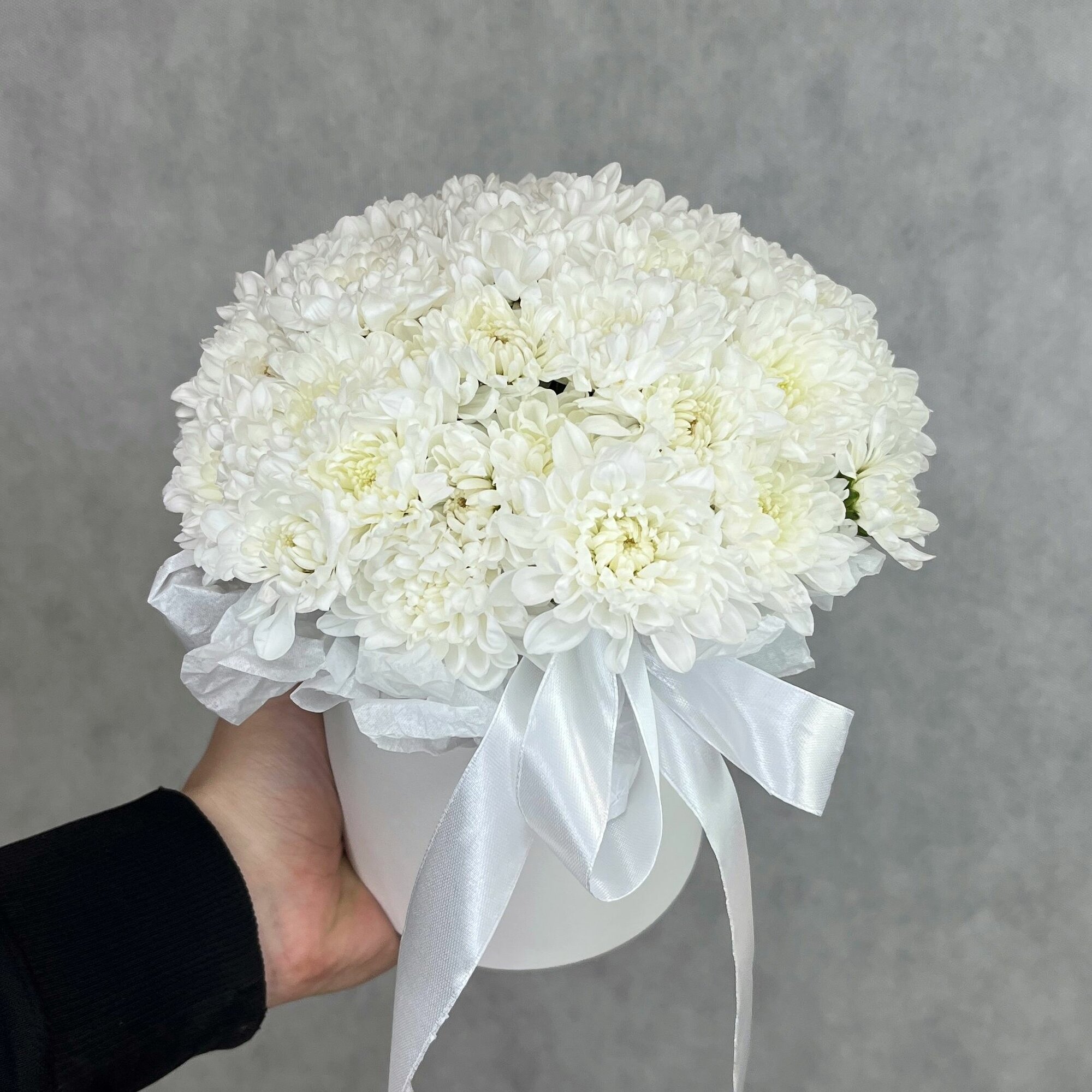 Композиция в коробке Baby из кустовых хризантем Алтай