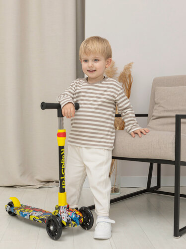 Изображение товара Детский самокат Road Star для мальчика от 2 до 6 лет, трехколесный, складной, светящиеся колеса, яркий аквапринт