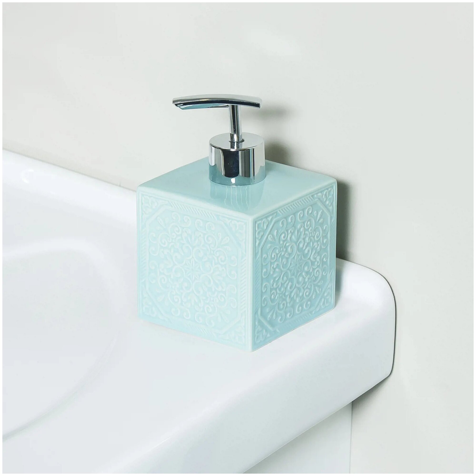 Дозатор для жидкого мыла настольный «Tiffany» керамика - фотография № 5