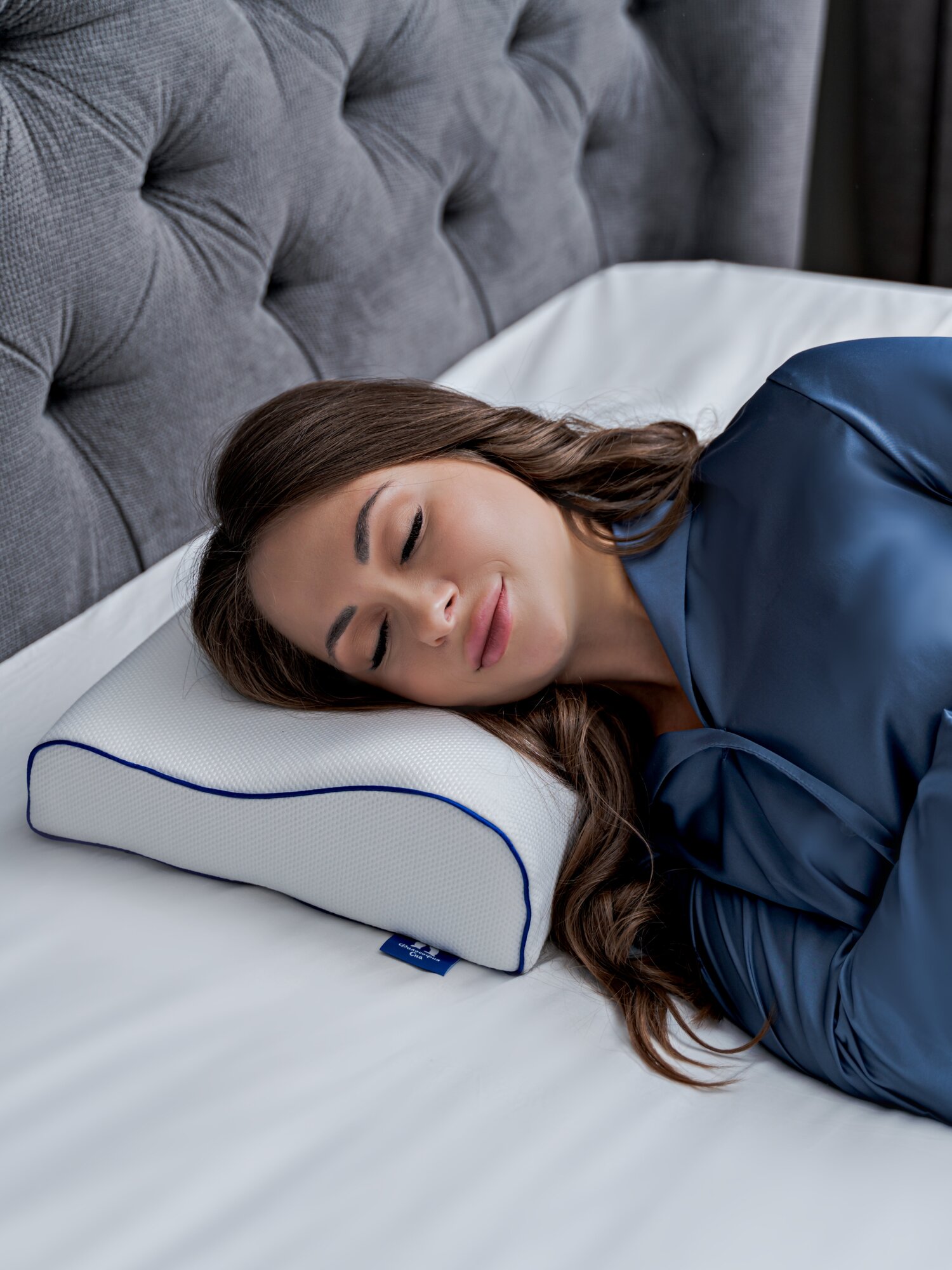 Подушка ортопедическая с эффектом памяти для сна для шеи - фотография № 1