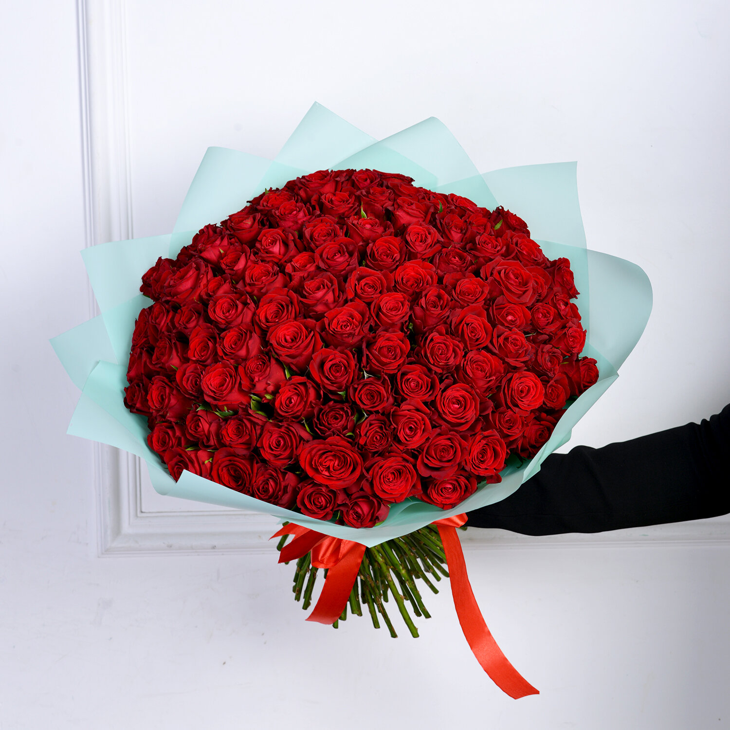 Букет Magic Flower красная роза 101 цветок высота 40 см в пленке