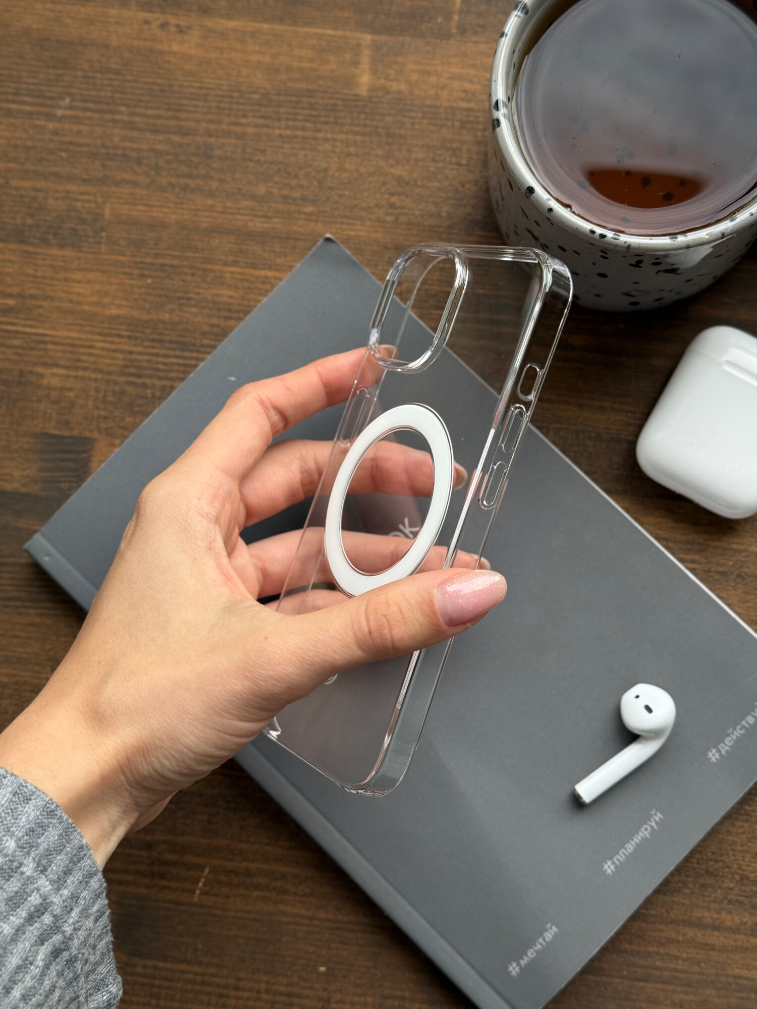 Чехол накладка для iPhone 15 Clear case with MagSafe, кристально прозрачный с анимацией — фото 1
