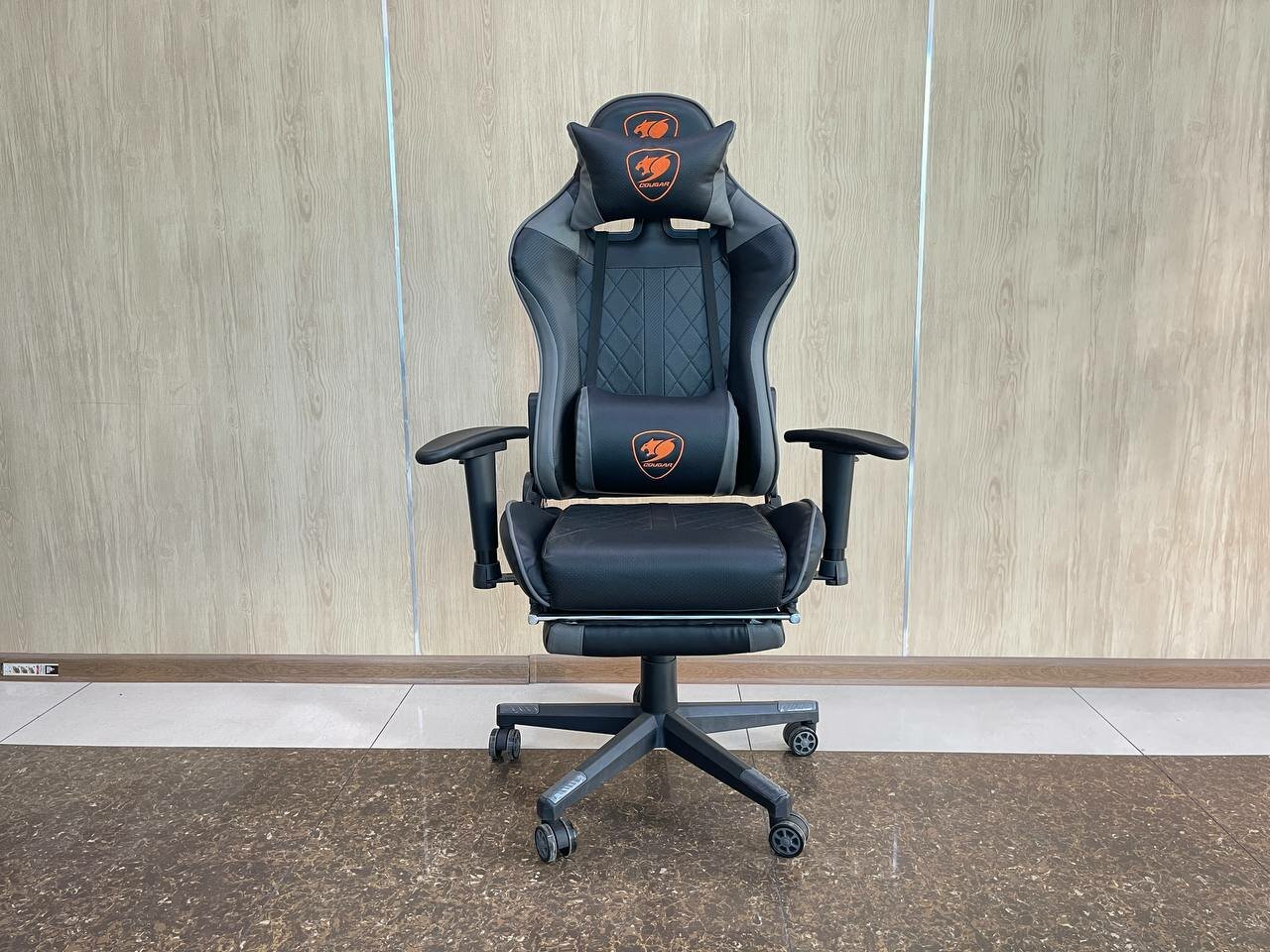 Игровое, комфортный компютерное кресло для геймеров Cougar Black Grey