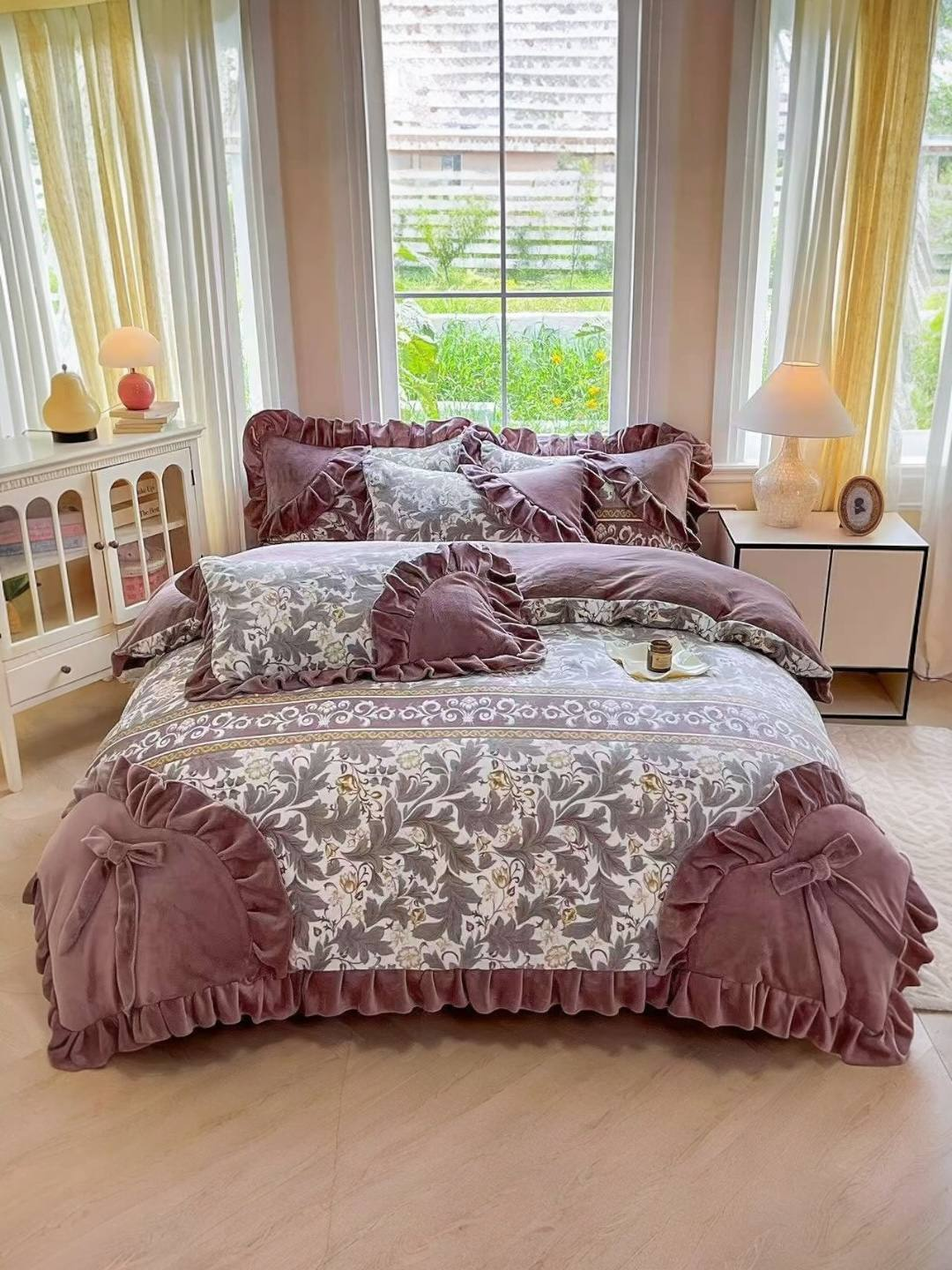 Комплект простыней, пушистое одеяло из 4-х частей, комплект одеял бело-коричневый