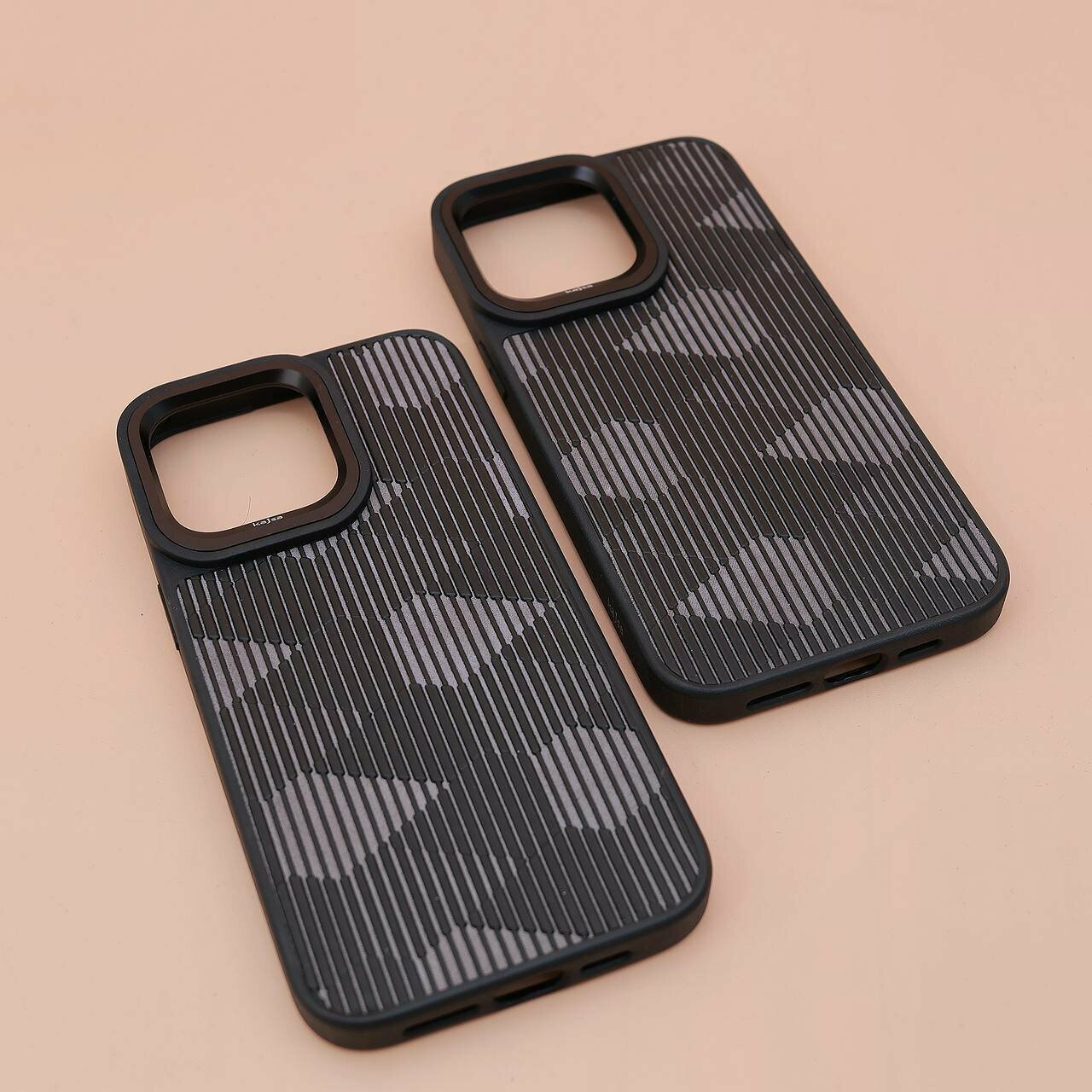 Чехол KAJSA противоударный для iPhone 15 Pro, защитный бампер, стильный дизайн, разноцветный