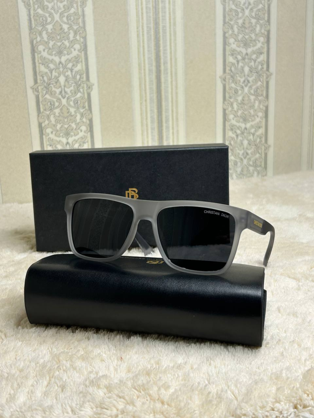 Солнцезащитные очки