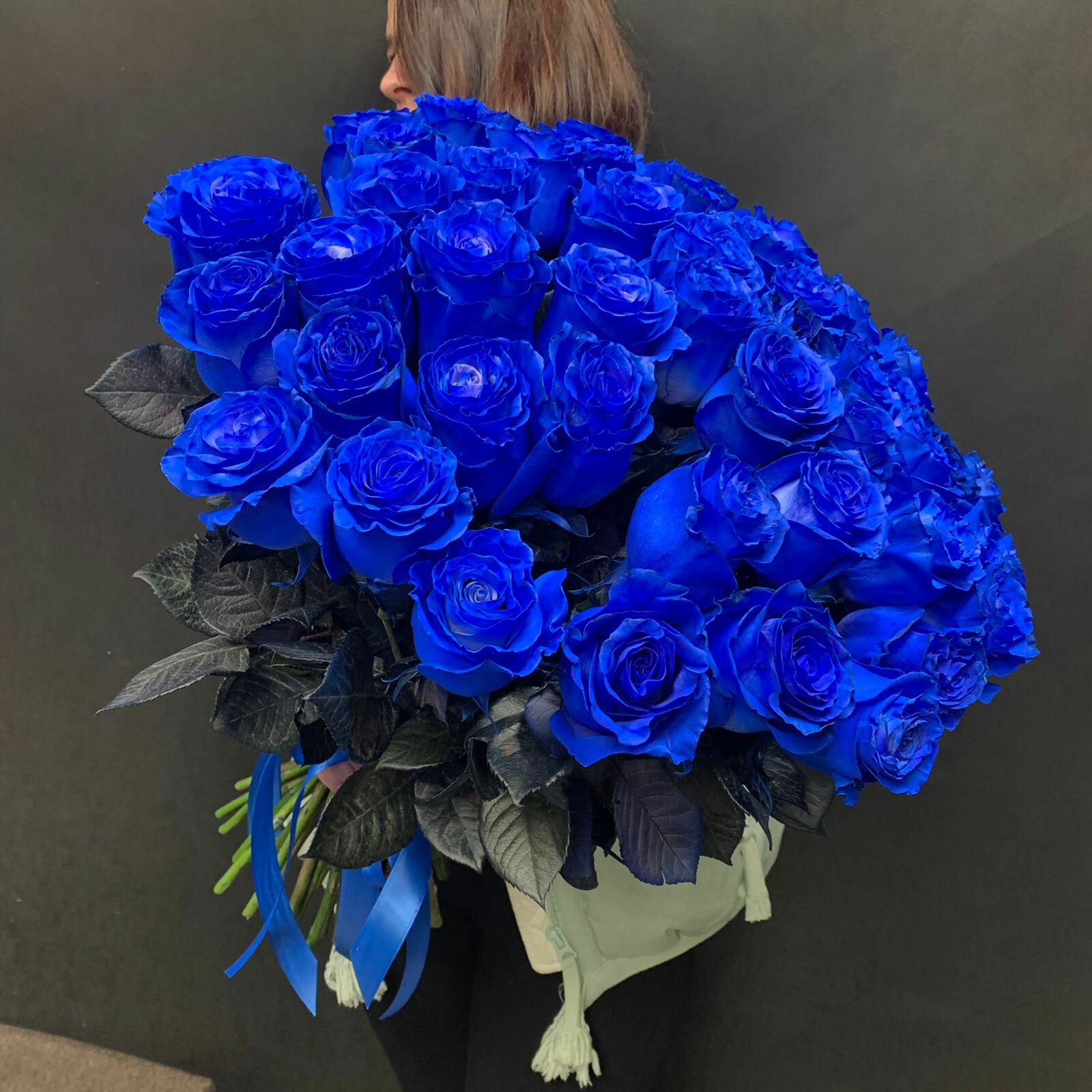 51 синяя роза / Букет из 51 синей розы под ленту / Эквадор / Натуральный синий цвет