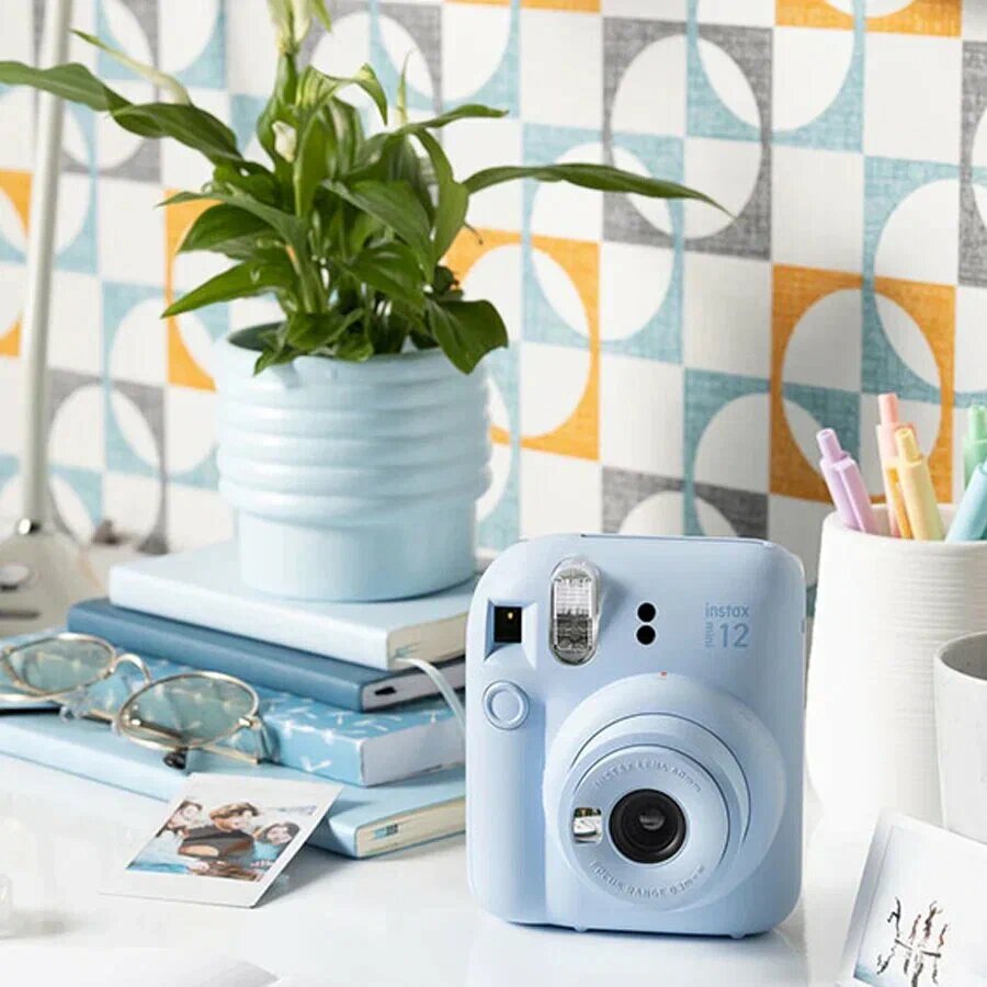 Камера Fujifilm Instax Mini, компактная, 62х46 мм, аналоговый