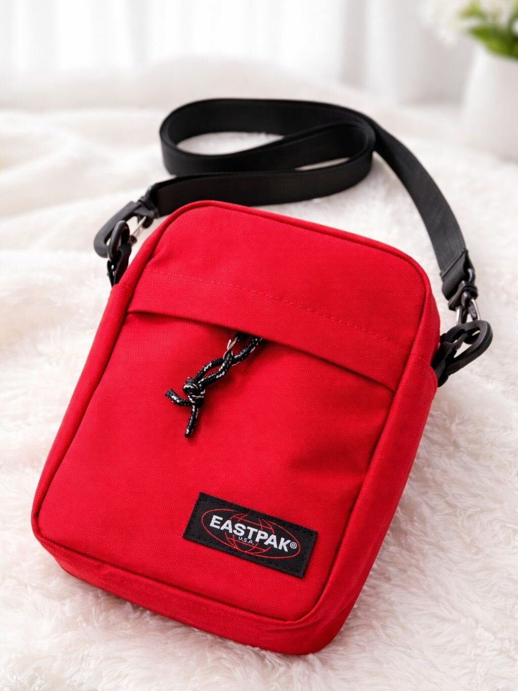 Сумка кросс-боди EASTPAK