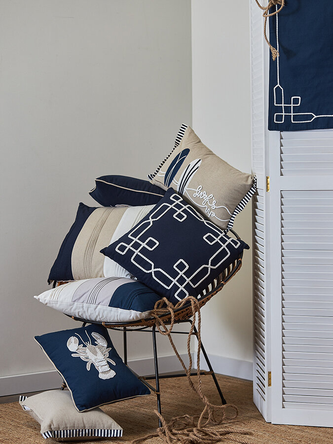 Подушка декоративная Navy mood TKANO Sea treasures TK25-CU0004 бежевый/синий 450х450