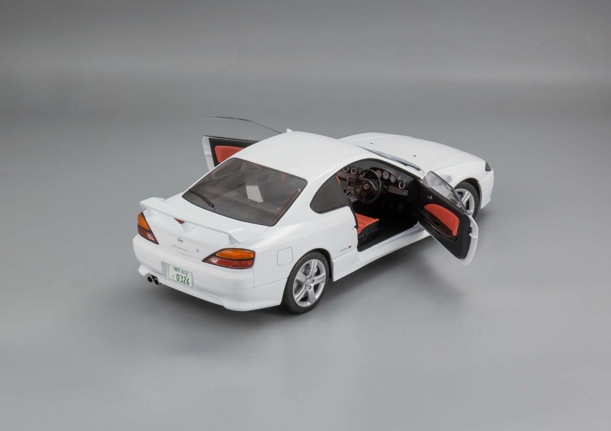 Коллекционная масштабная модель 1:18 Nissan Silvia S15 SPEC-R AERO от Solido — фото 1