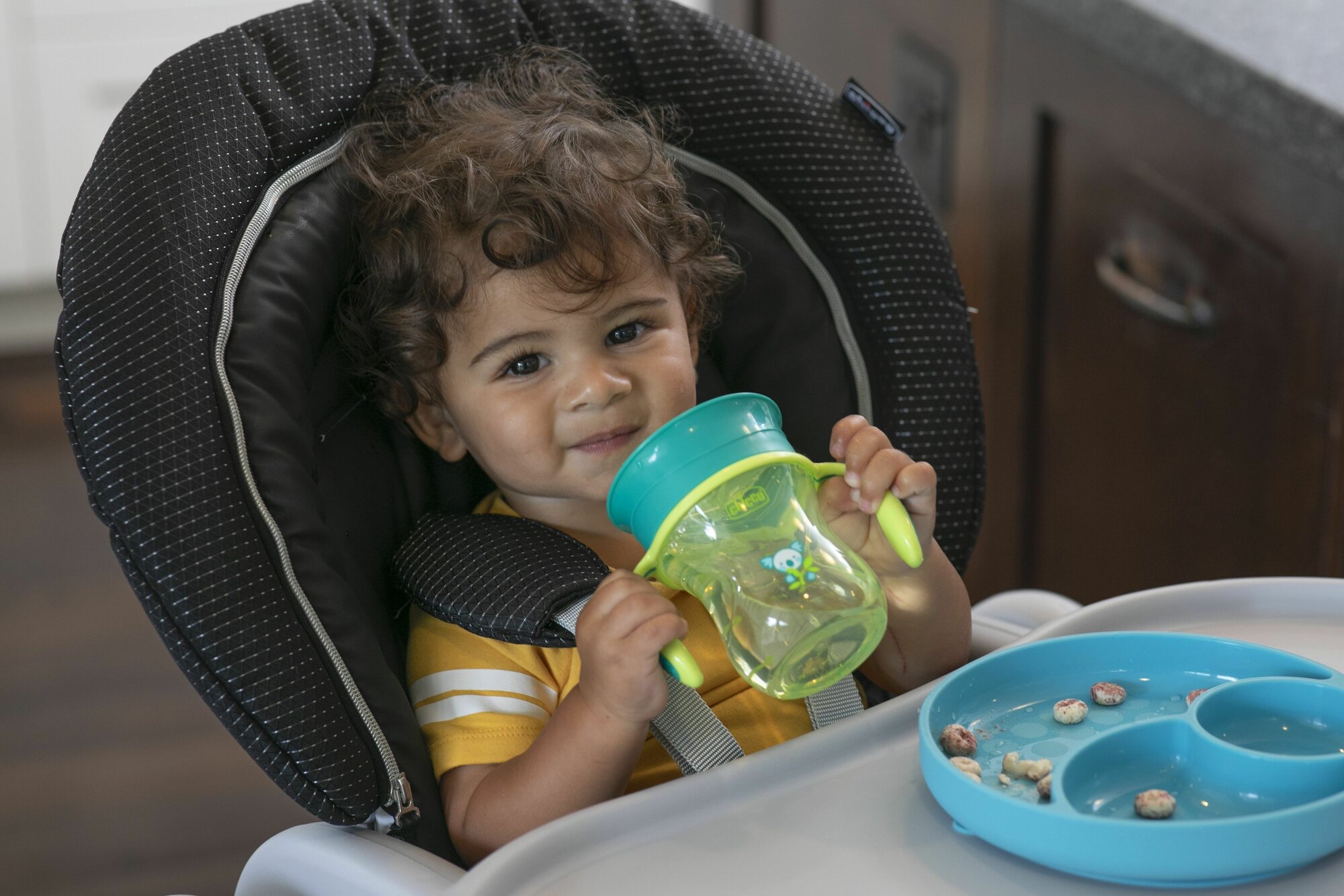 Поильник непроливайка детский Chicco Perfect Cup от 12 месяцев, 266 мл зеленый — фото 1