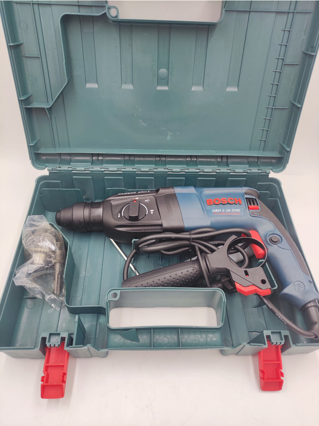 Перфоратор RH 2 - 26, кейс для хранения, сверла в комплекте, 800 Вт — фото 1