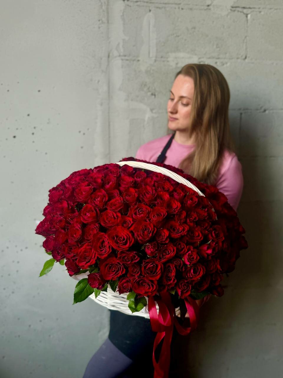 Корзина из 201 красной розы алая Роза моно юбилей день рождения женщине девушке любимой розы в корзине красная