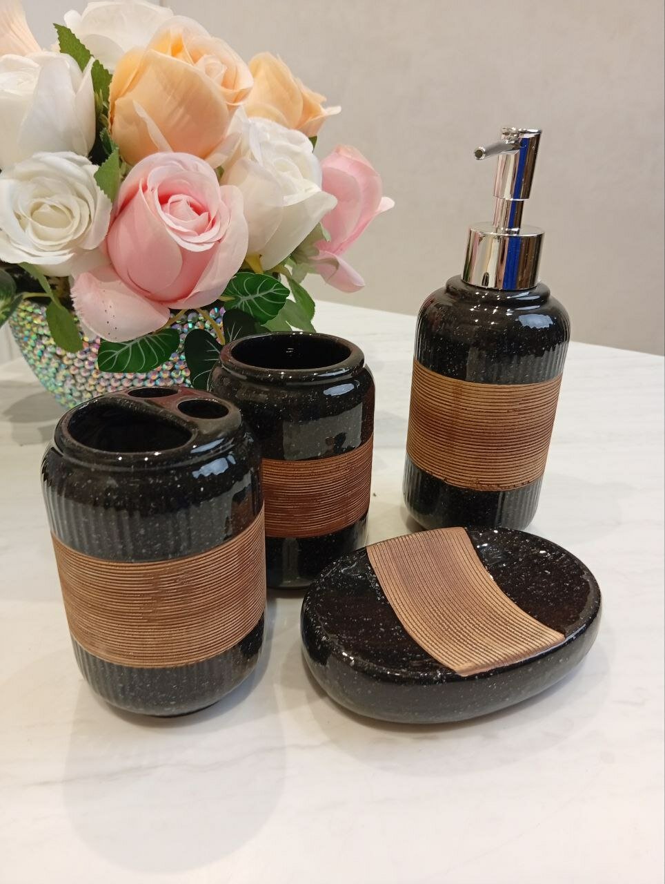 Набор для ванной комнаты, 4 предмета, черного цвета, качественная — фото 1