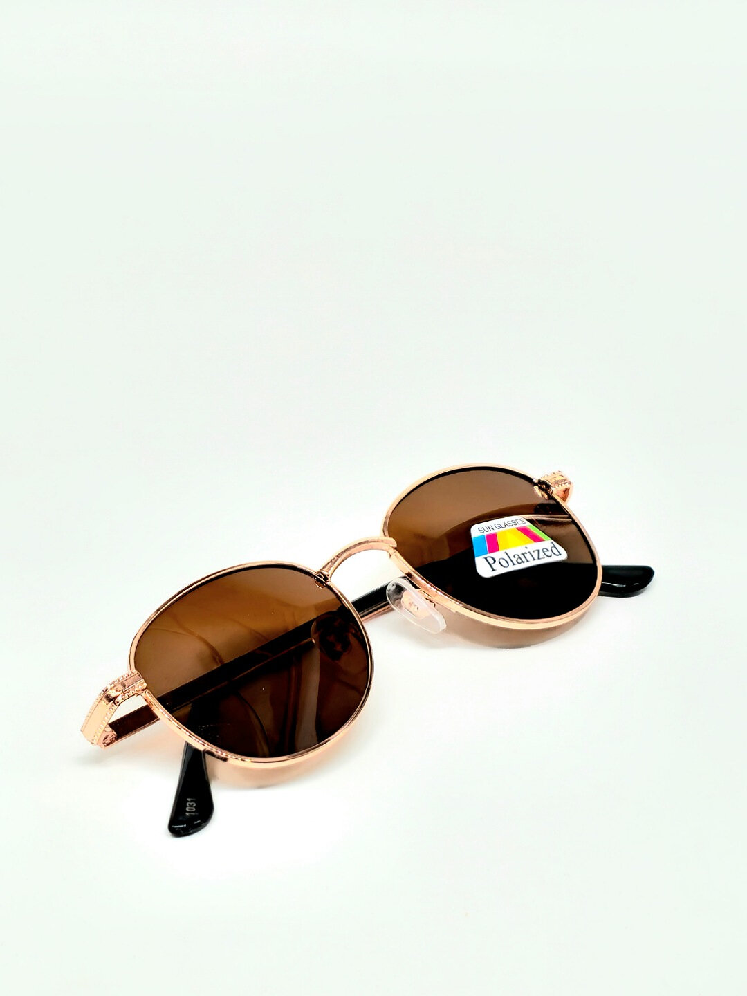 Солнцезащитные очки — фото 1