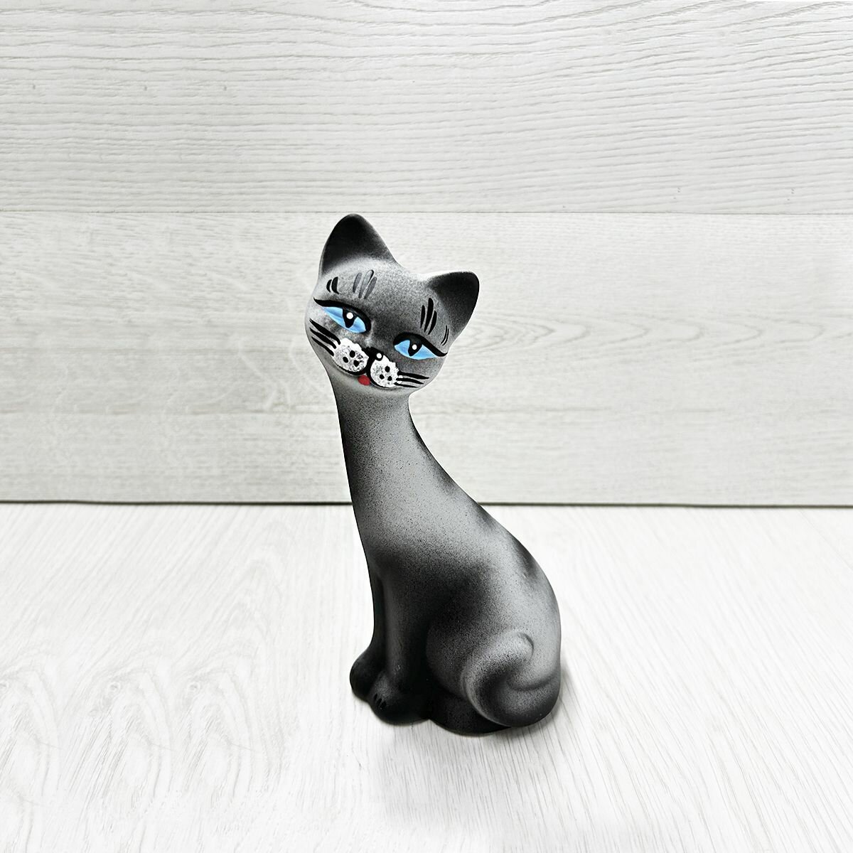 Статуэтка серая кошка Кэт 20х9х8 см керамика