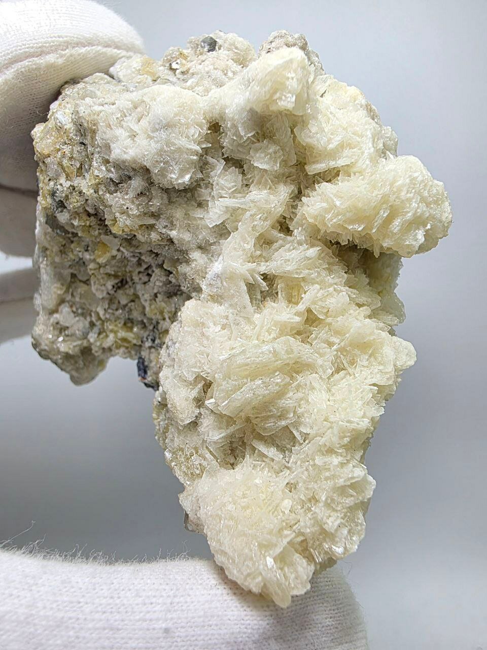 Барит с кальцитом 95 мм, 245 г.