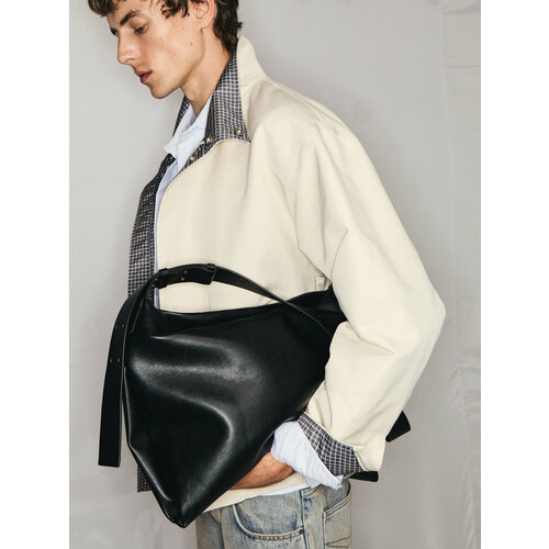 Сумка Zarina фактура гладкая черный 3999₽