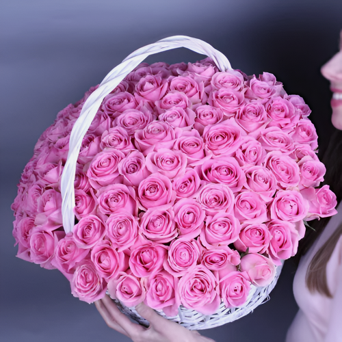 Изображение товара Композиция из 151 розовой розы в плетеной корзине. Для любимых.