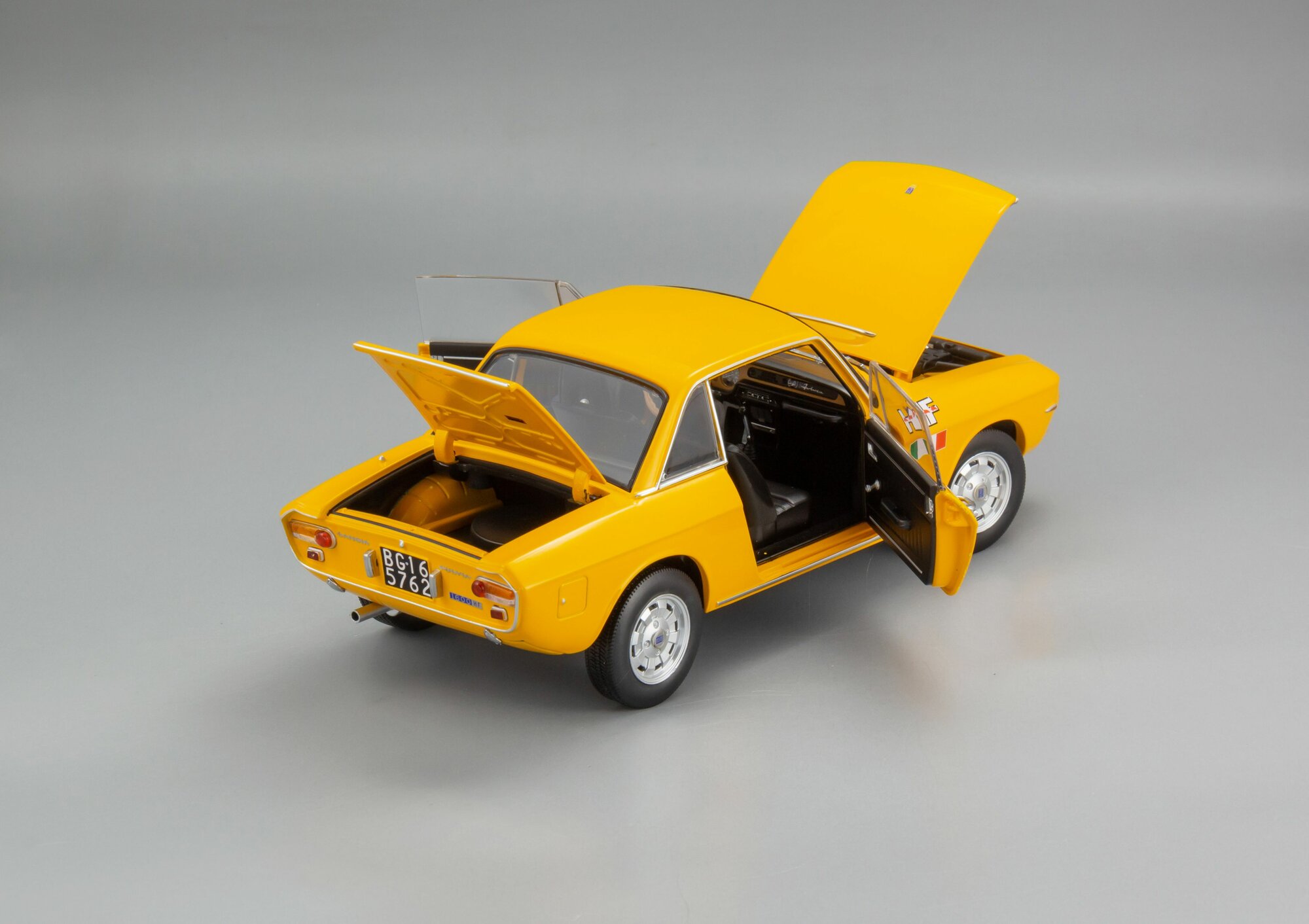 Масштабная модель Lancia Fulvia 1600 HF Lusso - 1971 — фото 1