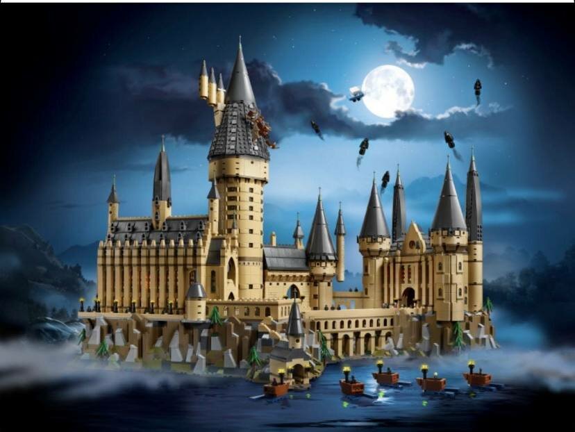 Конструктор Harry Potter 77001 " Замок Хогвартс " 6044 детали (Коллекционный конструктор для мальчиков и девочек/Совместим 1010). Товар с уценкой