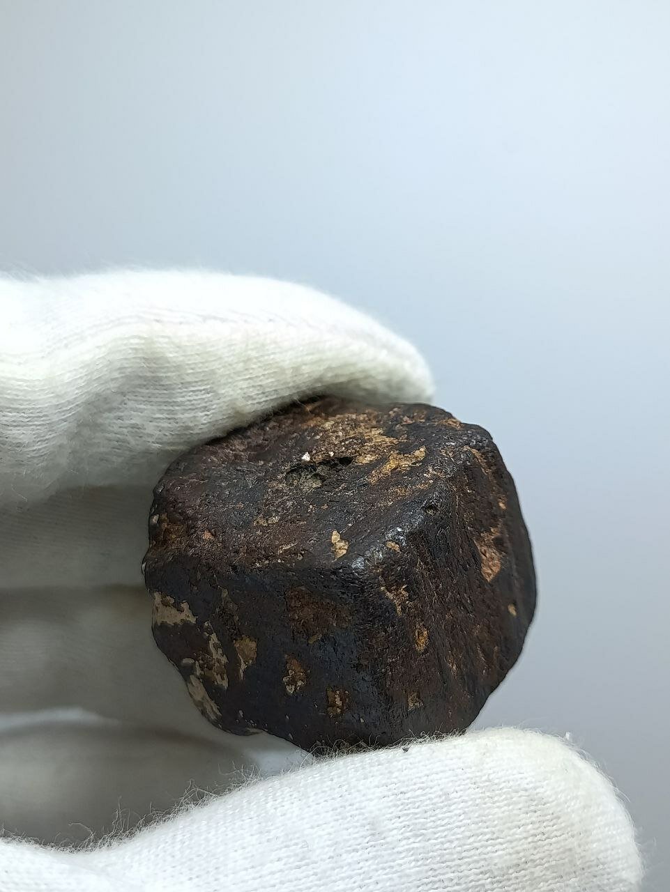 Псевдоморфоза лимонита по пириту 28 мм, 53 г — фото 1